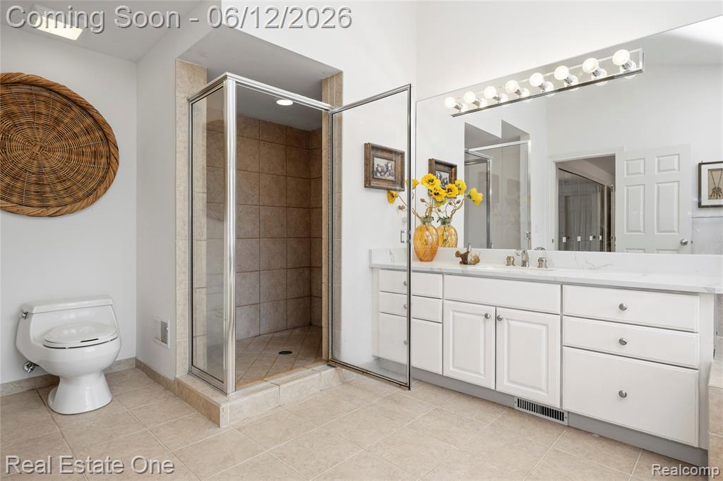 7026 Daventry Woods Drive, West Bloomfield, MI — Photo 34