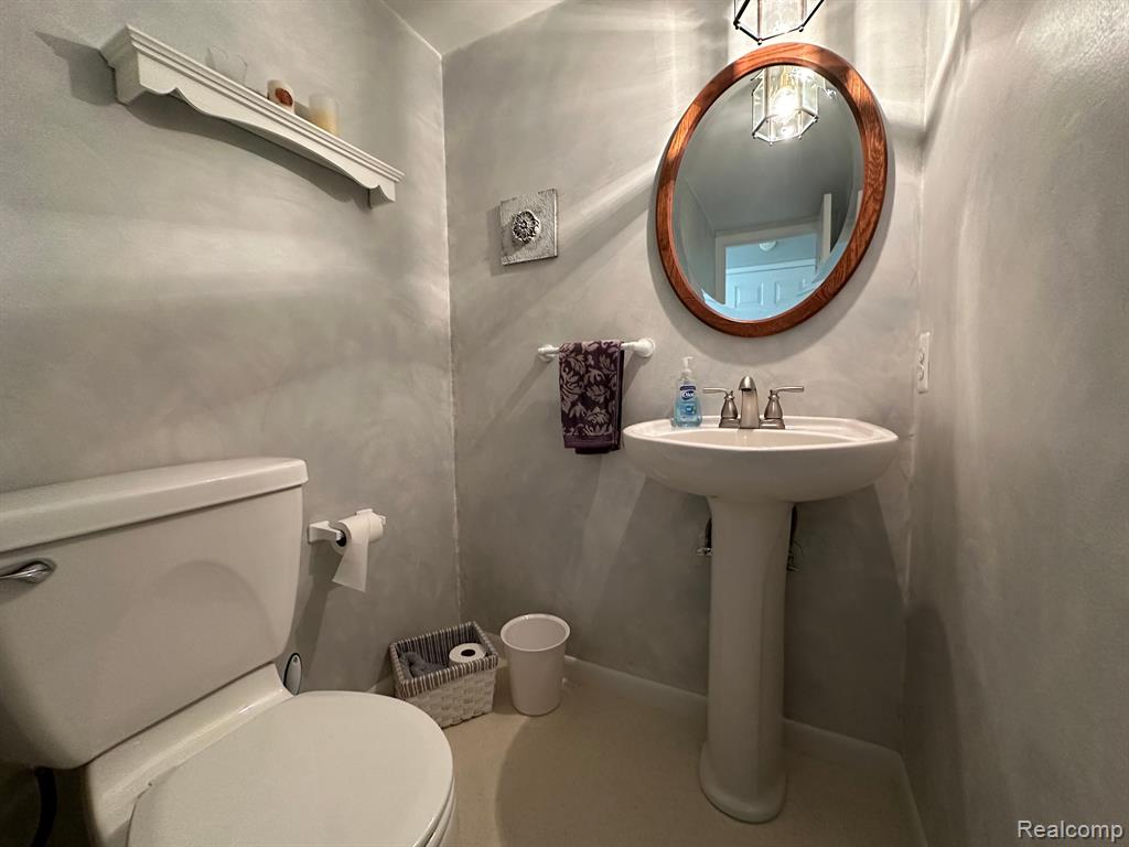424 W ROCKWELL Street, Fenton, MI 48430 — Photo 12