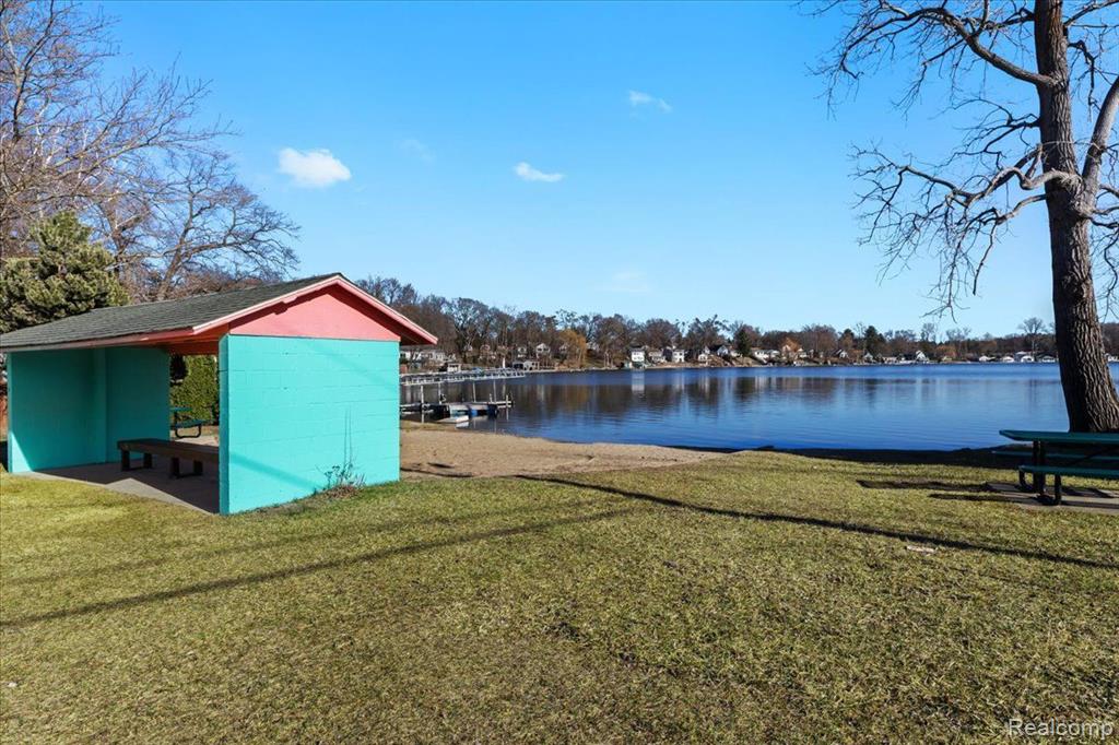 9637 PALMER Road, Whitmore Lake, MI 48189 — Photo 18