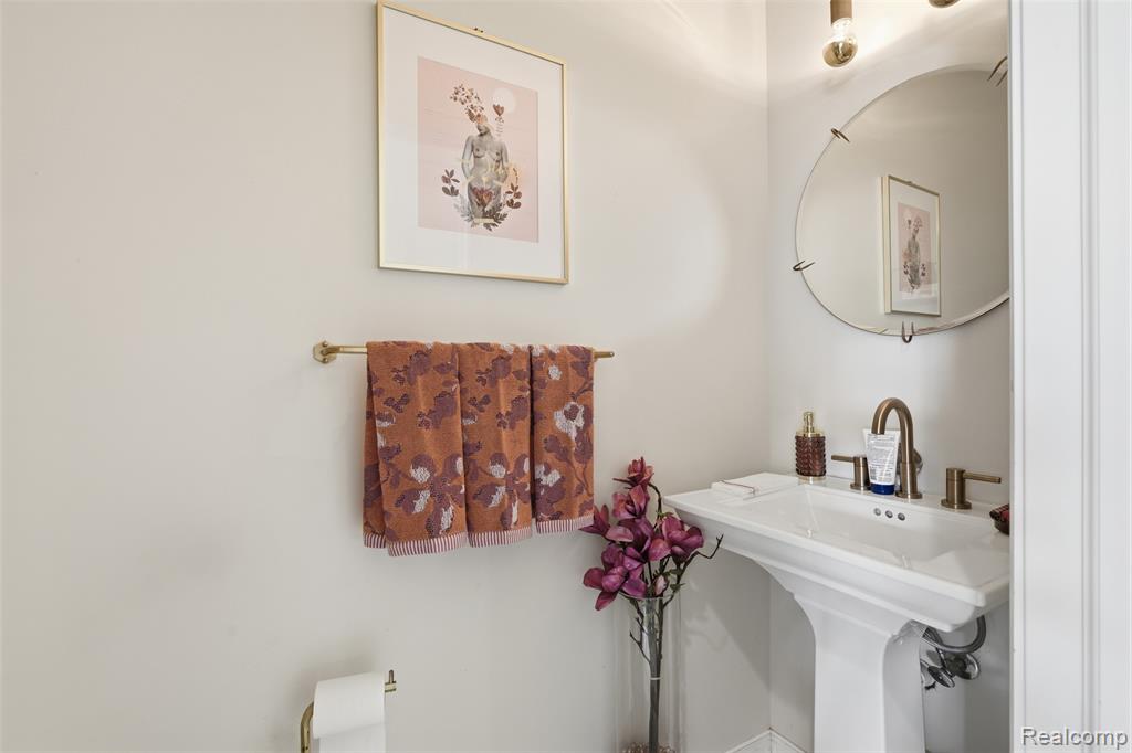 4311 Miracles Boulevard, Detroit, MI 48201 — Photo 16