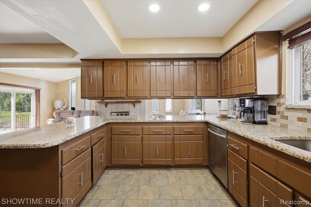 16515 Cederama Drive, Clinton Twp, MI 48038 — Photo 19