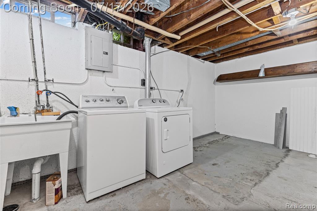 8136 Busko, Warren, MI 48093 — Photo 33