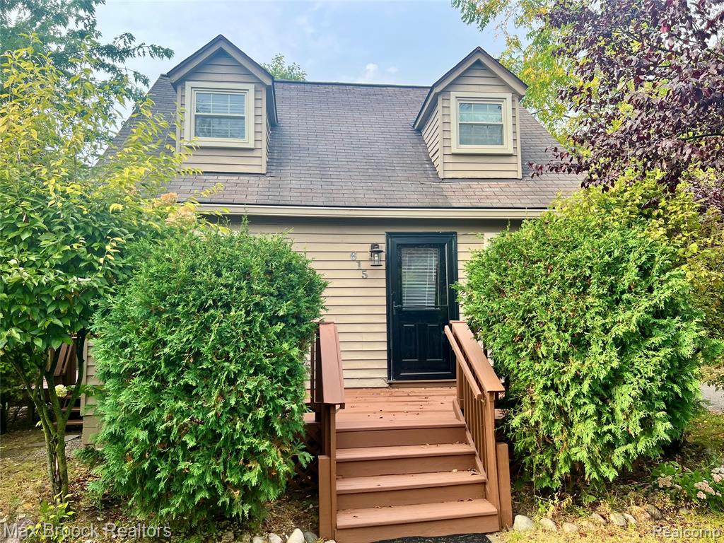 615 Leon Road, Walled Lake, MI 48390 — Photo 2