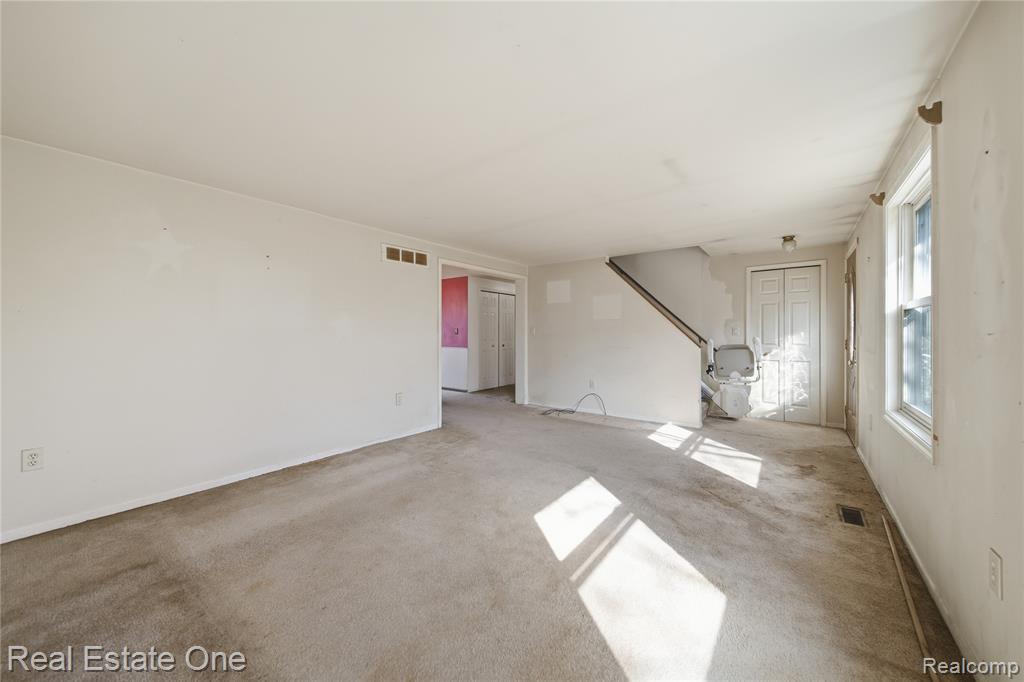11458 College Avenue, Pinckney, MI 48169 — Photo 4