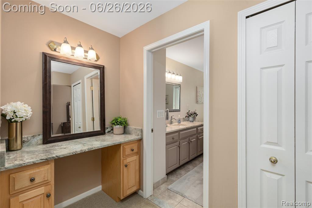 2176 Oakwood Drive, Troy, MI 48085 — Photo 28