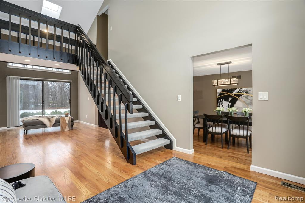 5896 NANEVA Court, West Bloomfield, MI — Photo 9