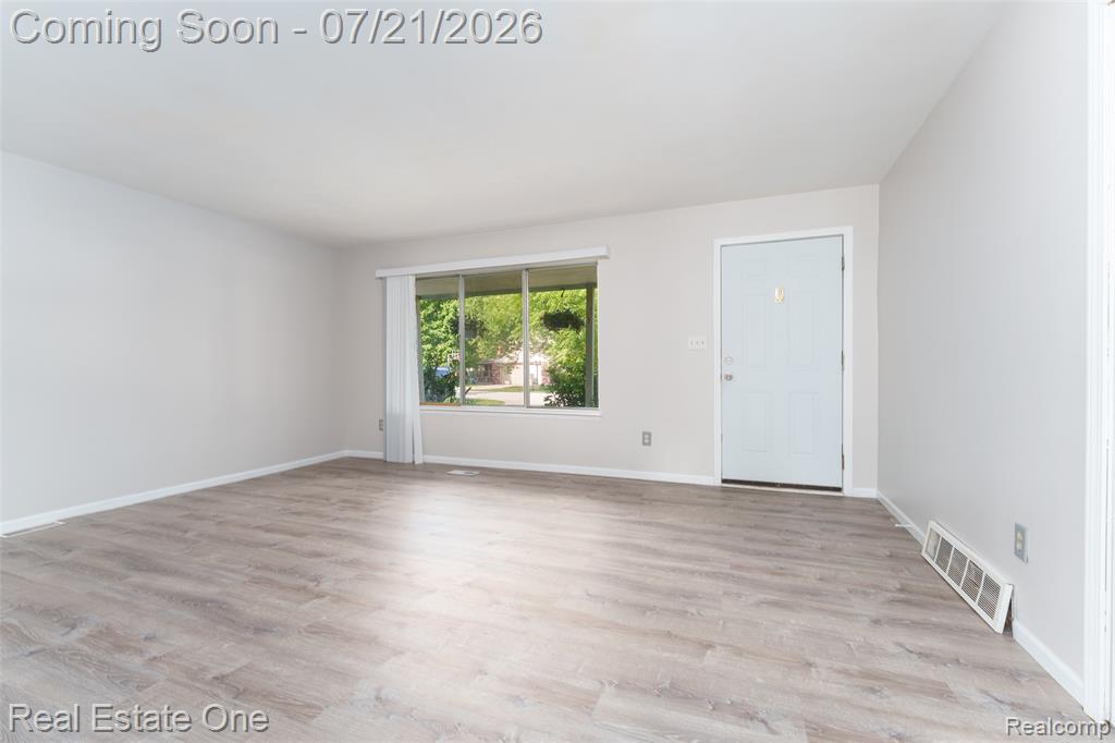4069 Village Square, Brighton, MI 48114 — Photo 4