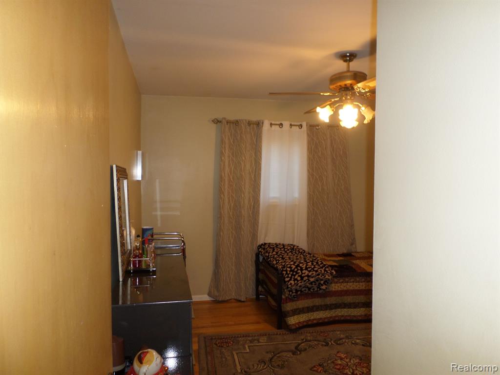 8386 N COLONIAL Street, Dearborn Heights, MI 48127 — Photo 11