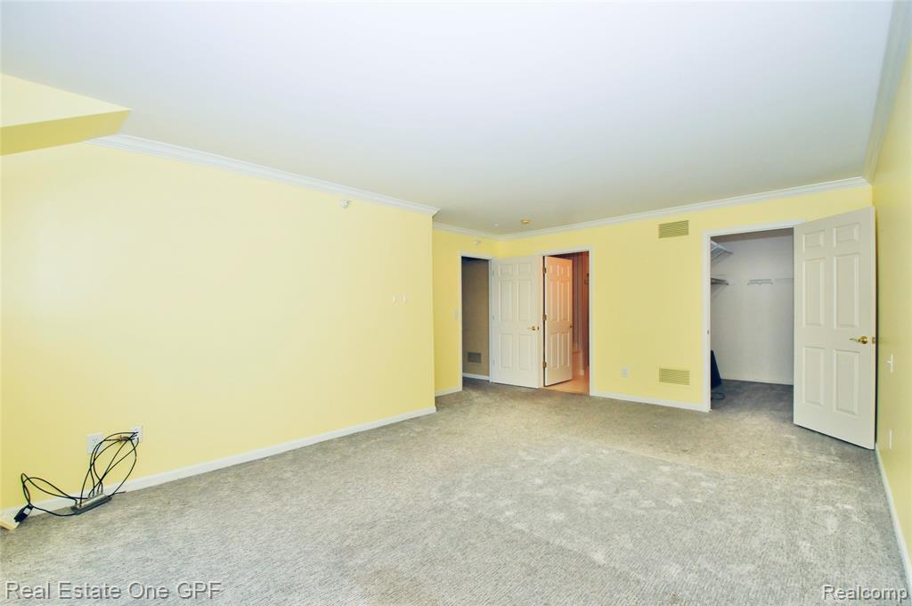 26 Pointe Park Place, 303, Grosse Pointe Park, MI 48230 — Photo 17