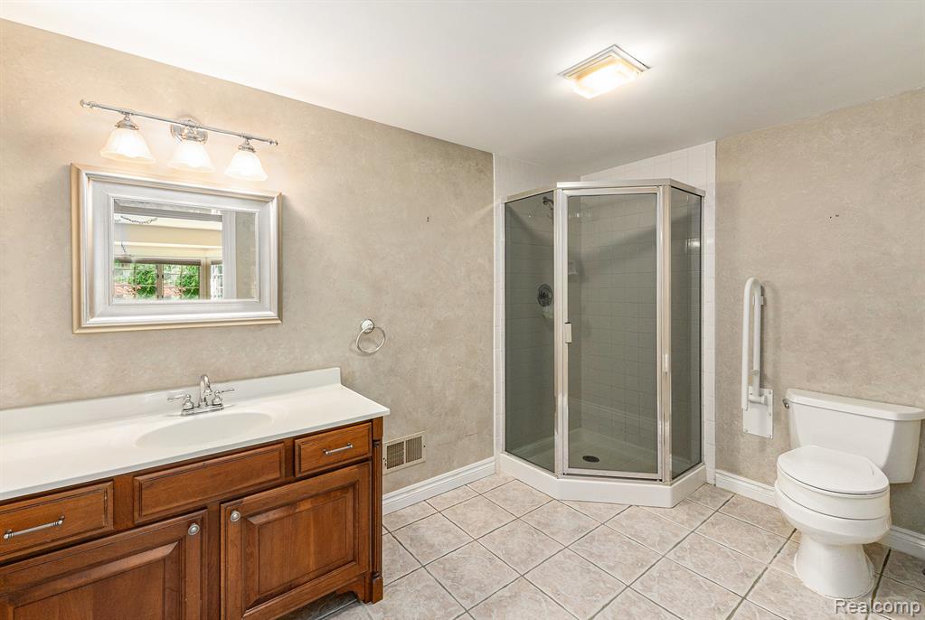 5387 Bristol Parke Drive, Clarkston, MI 48348 — Photo 30