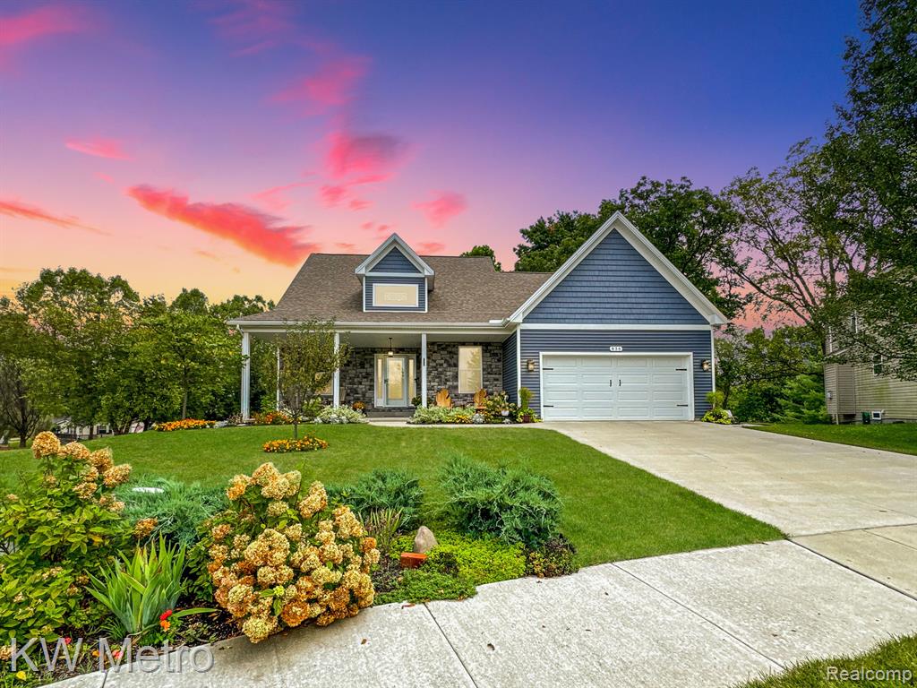 836 OAK CANYON Court, Holly, MI 48442 — front exterior