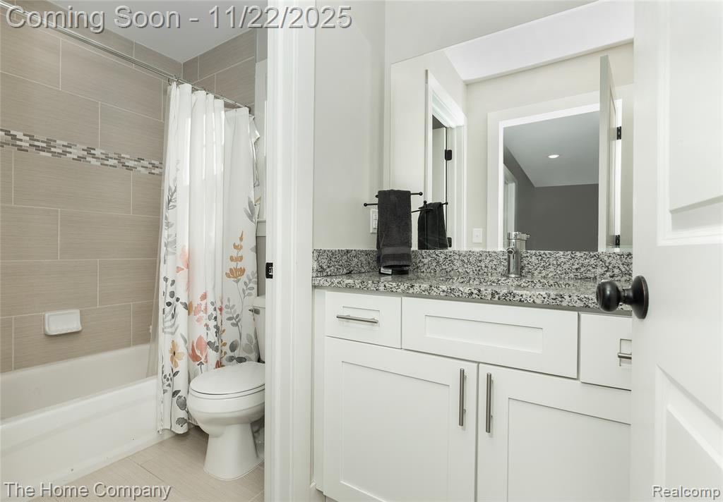1226 E Bernhard Avenue, Hazel Park, MI 48030 — Photo 18
