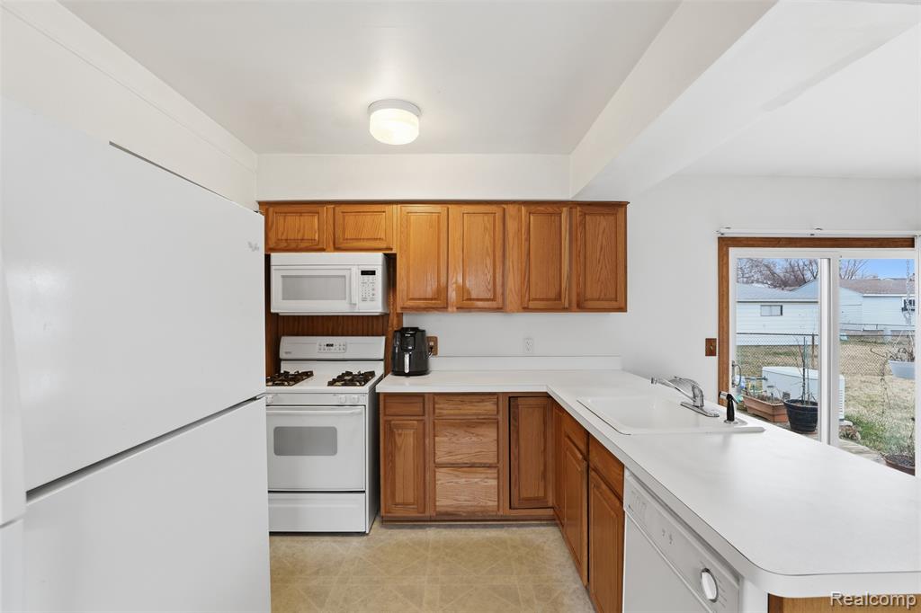 34956 Michele Drive, Romulus, MI 48174 — Photo 14