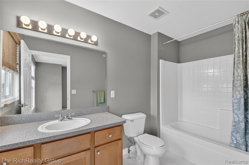 3922 Forester Boulevard, Auburn Hills, MI 48326 — Photo 23