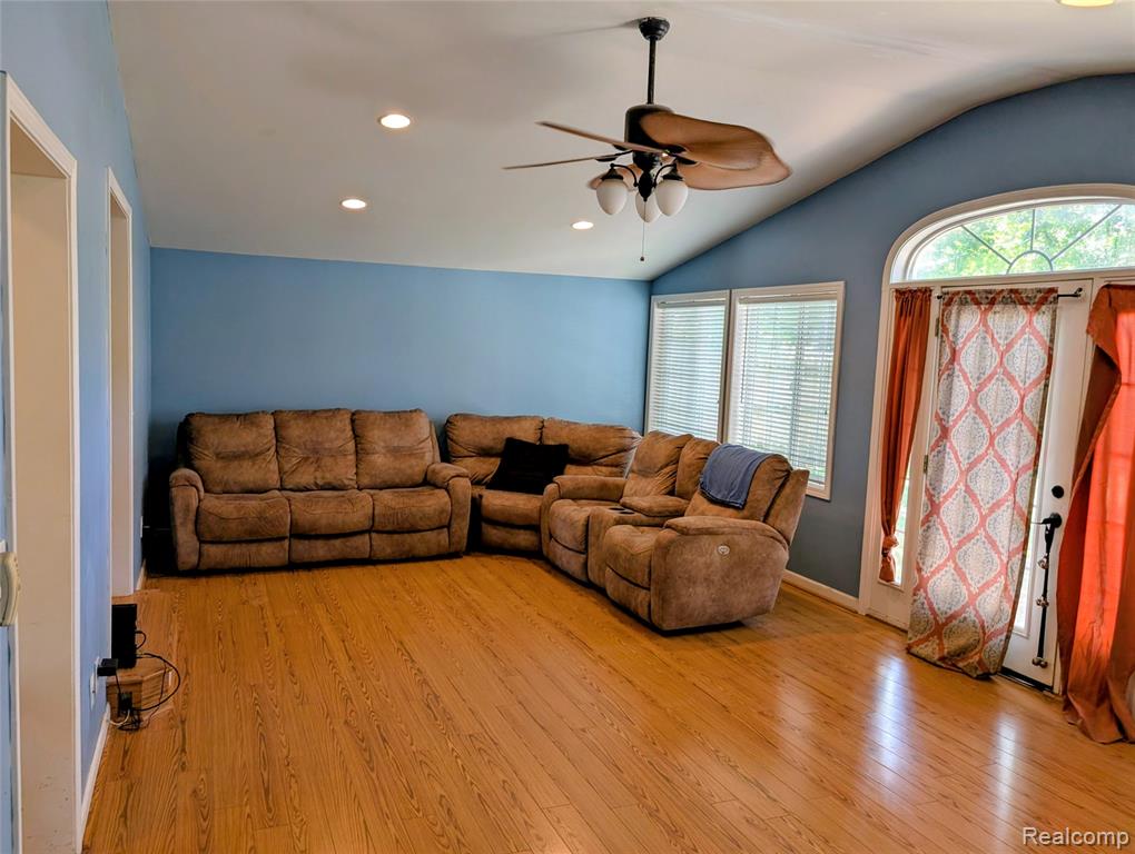 9085 Melrose Street, Livonia, MI 48150 — Photo 9