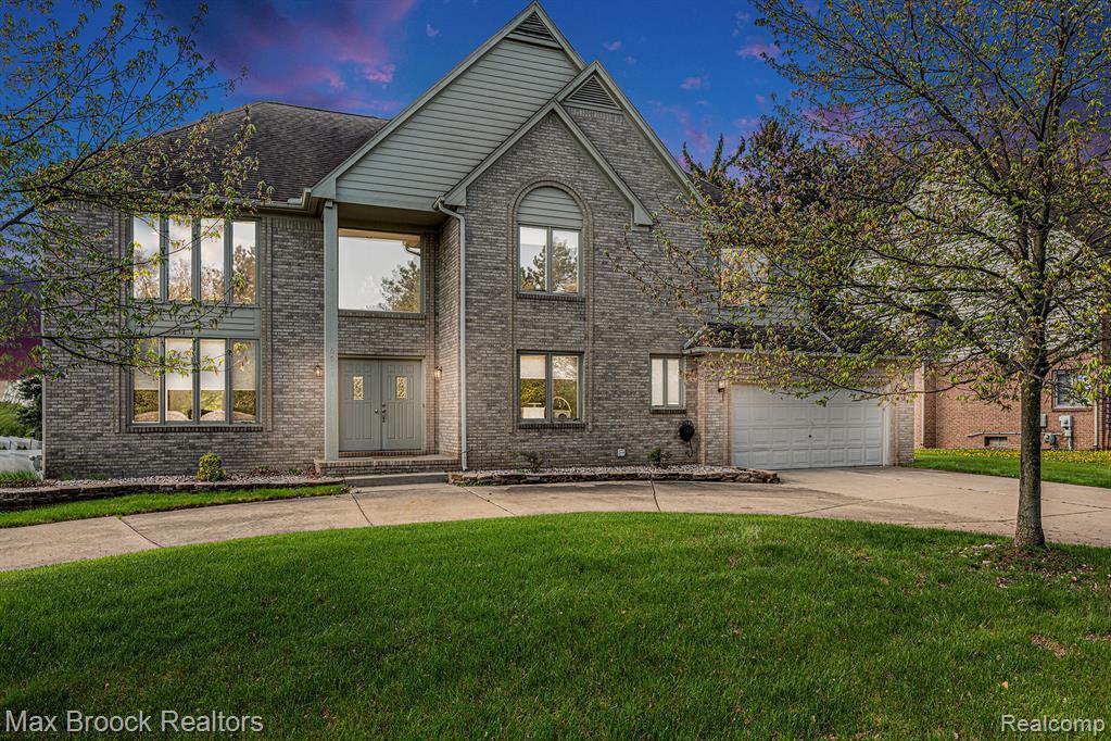 6011 MAPLE FOREST, West Bloomfield, MI — front exterior