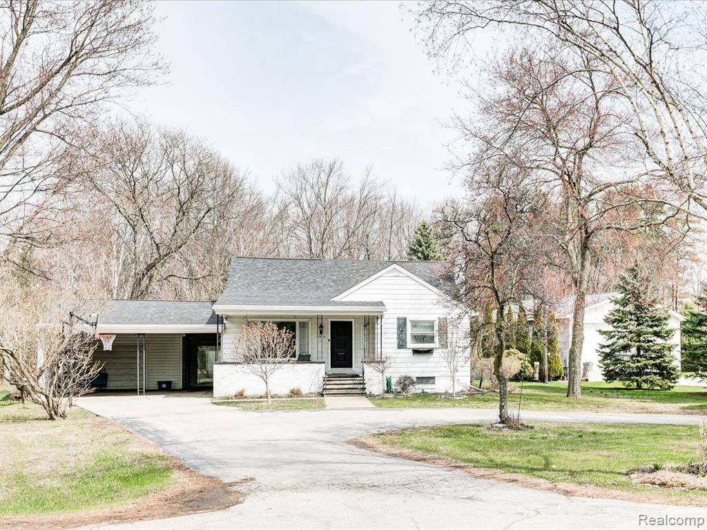 4316 PINE GROVE Avenue, Fort Gratiot, MI 48059 — front exterior