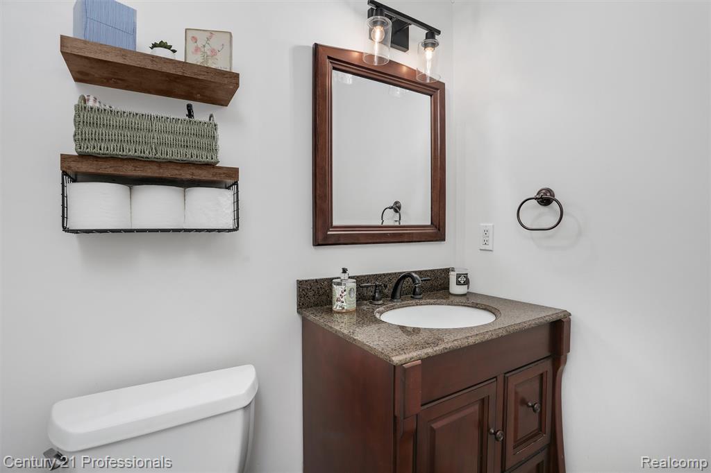 9884 Forest Ridge Drive, Clarkston, MI 48348 — Photo 21