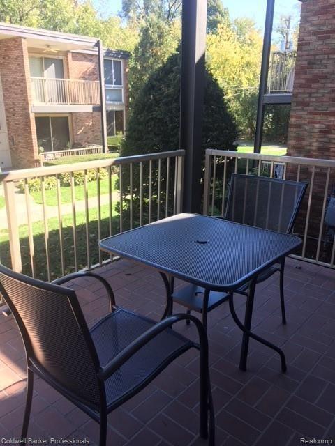 4043 W Maple Road, Bloomfield Hills, MI — Photo 3