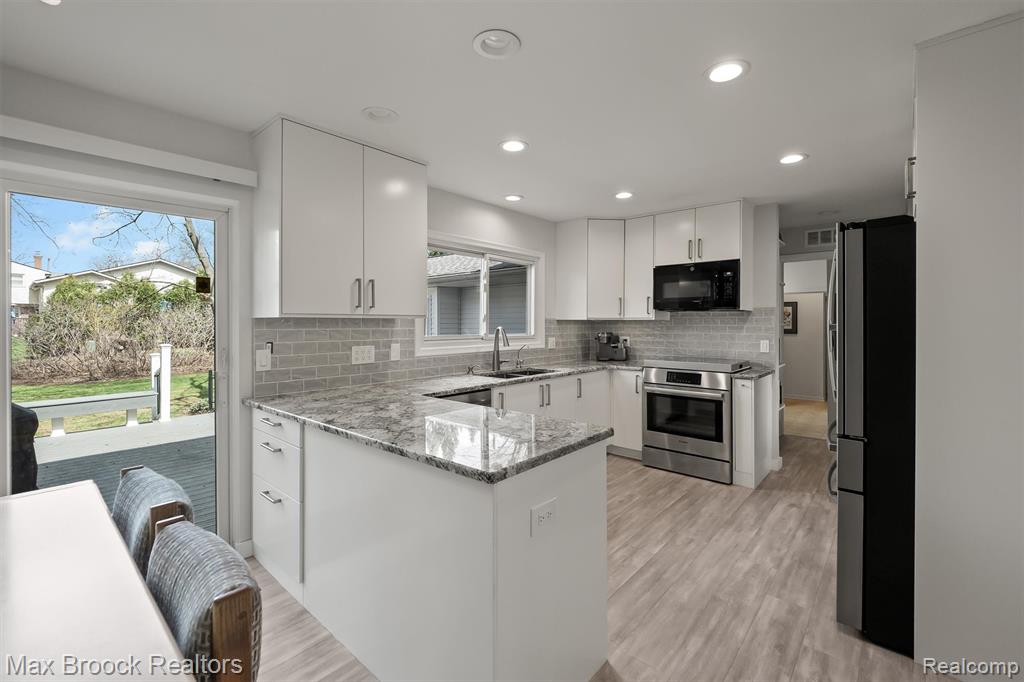 6540 Alderley Way, West Bloomfield, MI — Photo 16