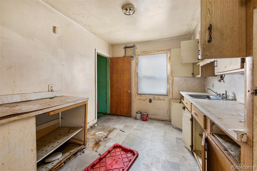 9549 Rutland Street, Detroit, MI 48227 — Photo 15