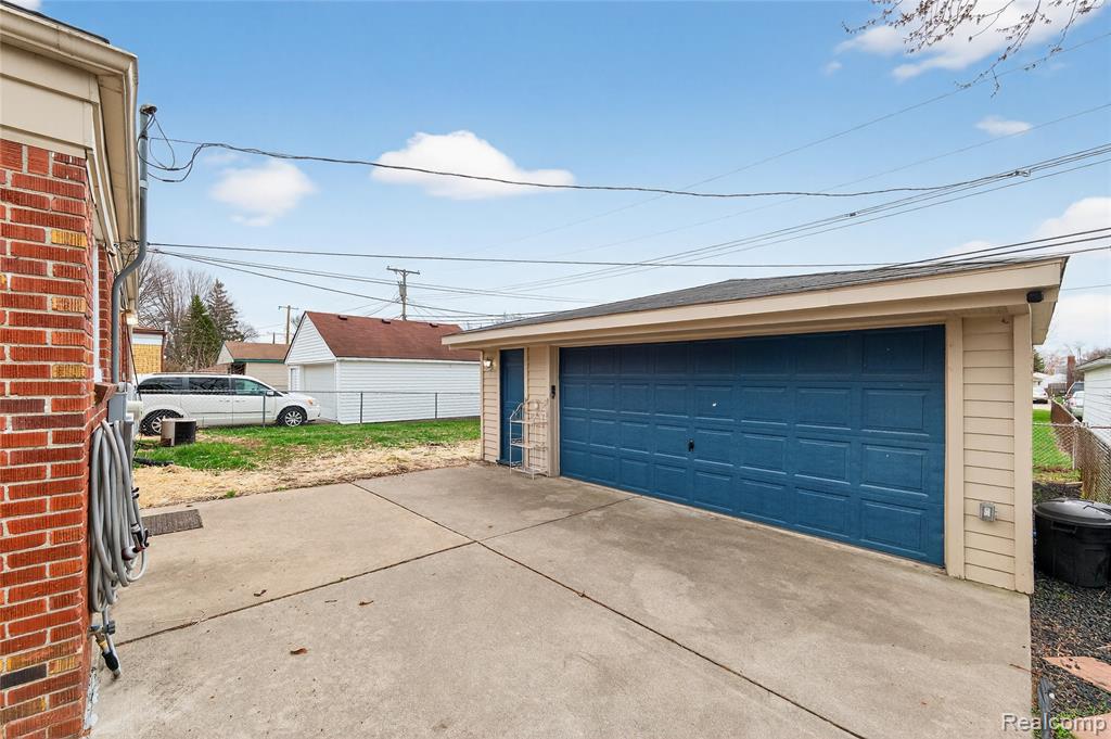 33225 Florence Street, Garden City, MI — Photo 35