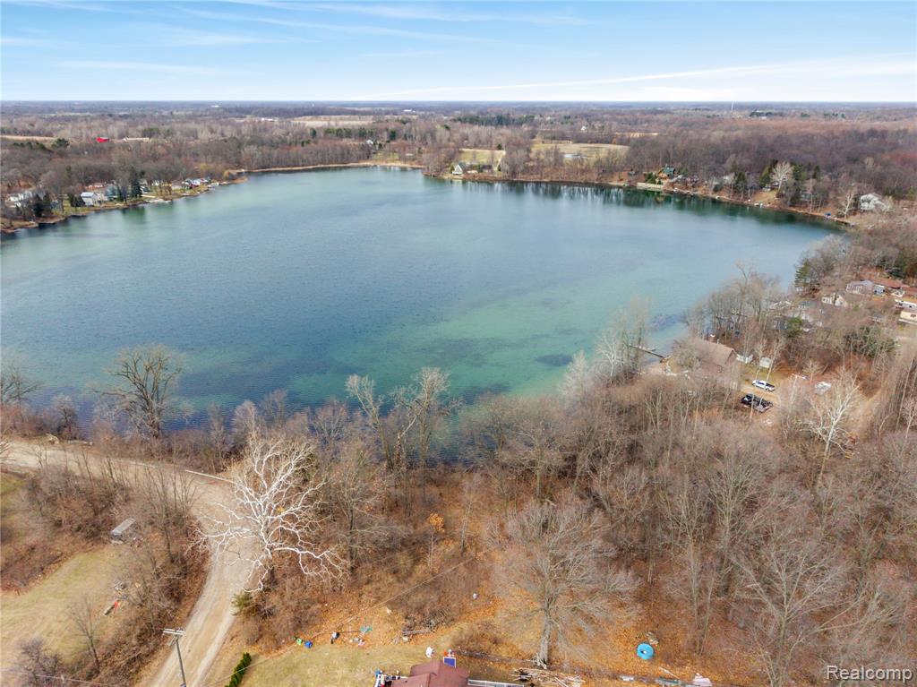 15177 McCaslin Lake Road, Linden, MI 48451