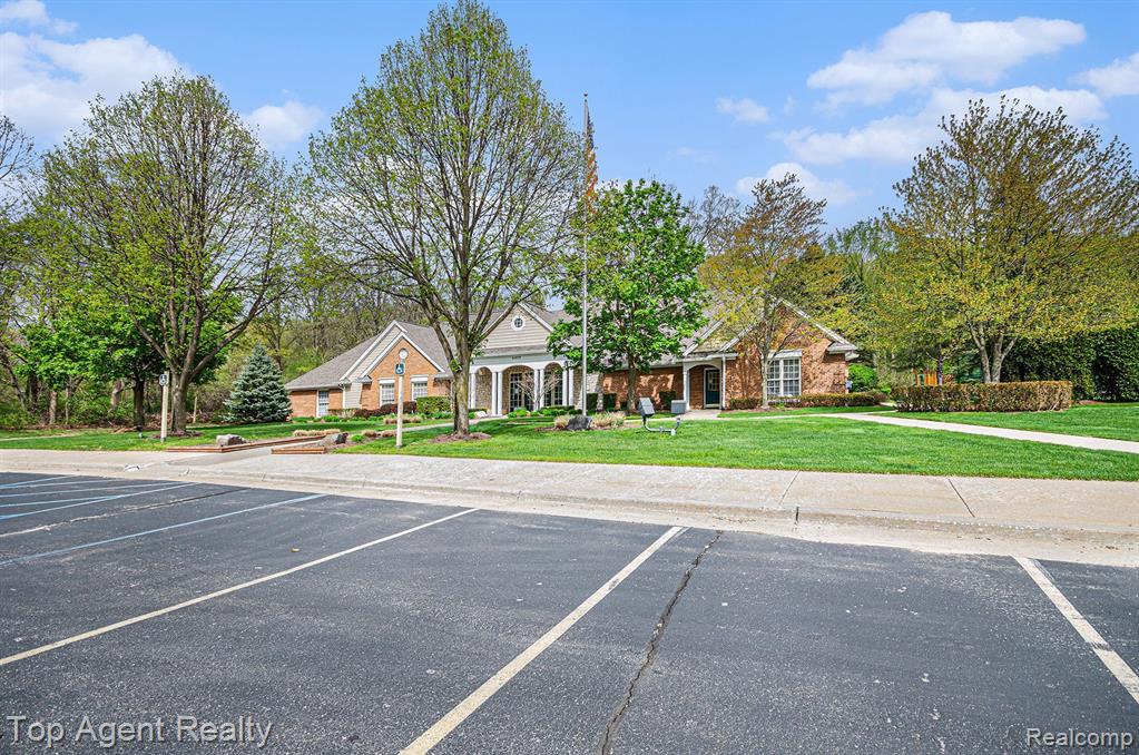 4184 Berkshire Drive, Sterling Heights, MI 48314 — Photo 21