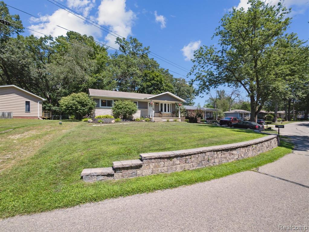 1480 Tellico Street, Wolverine Lake, MI 48390 — Photo 39