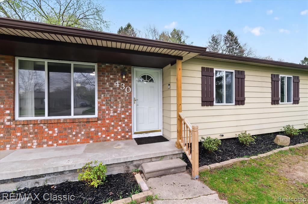 430 Sherwood Court, Holly, MI 48442 — Photo 5