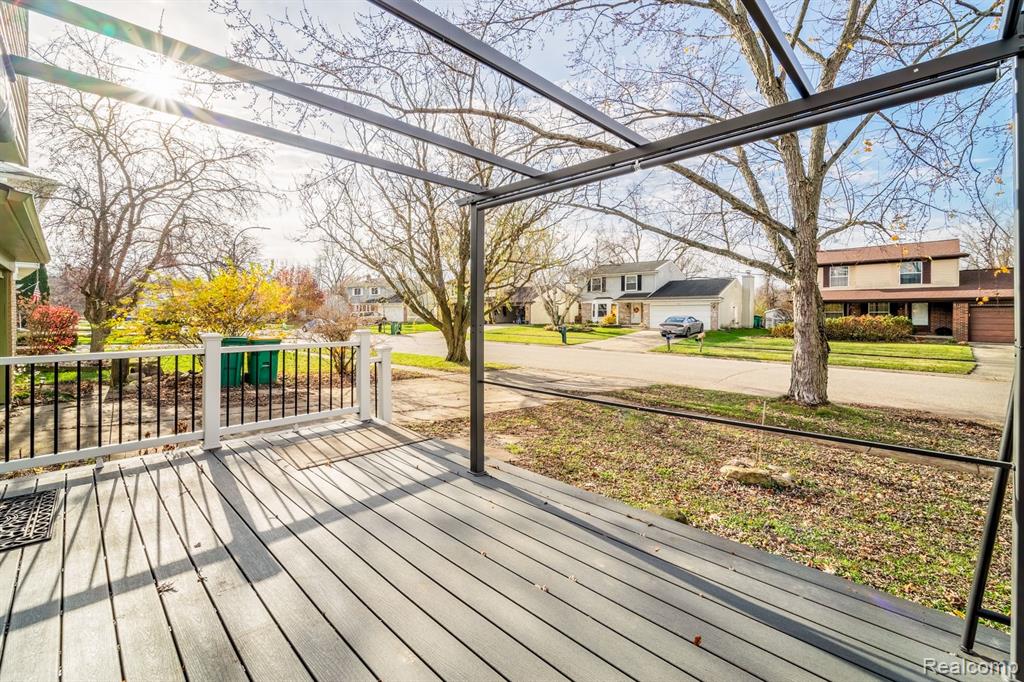 5809 HUNTINGTON Drive, Ypsilanti, MI 48197 — Photo 10