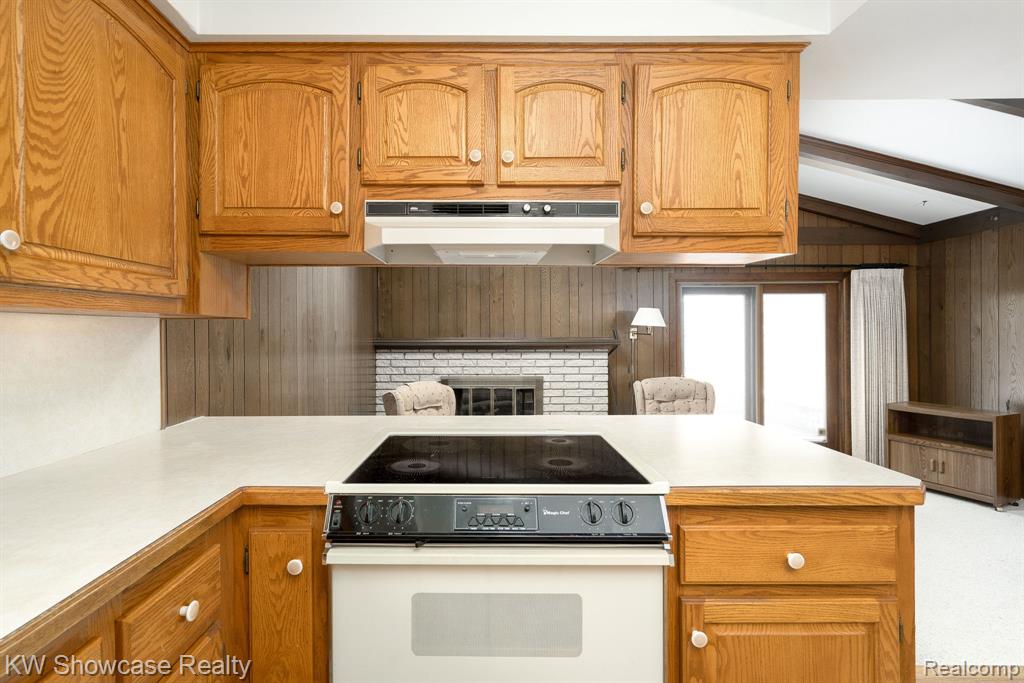 8141 Rene Court, White Lake, MI — Photo 21