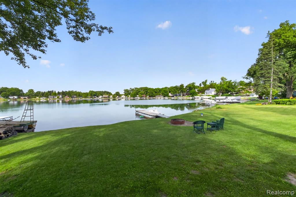 1717 Triangle Lake Road, Howell, MI 48843 — Photo 18
