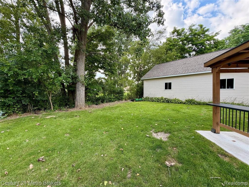 5484 Wakefield Road, Grand Blanc, MI 48439 — Photo 3