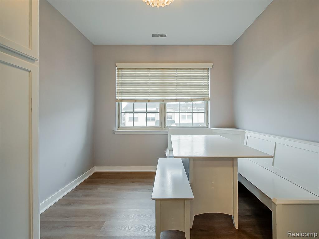 406 Old Pine Way, Walled Lake, MI 48390 — Photo 8