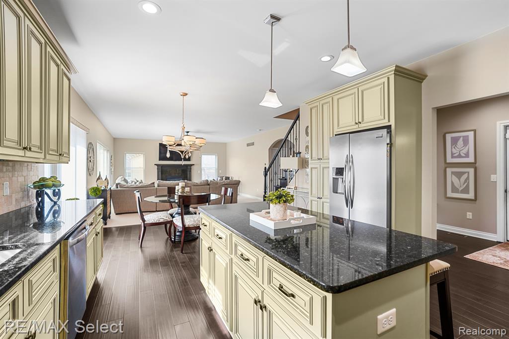 9212 HIDDEN OAKS Drive, Grand Blanc, MI 48439 — Photo 10