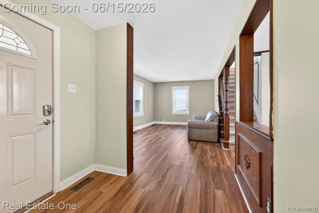 466 Spruce Street, Wyandotte, MI 48192 — Photo 4