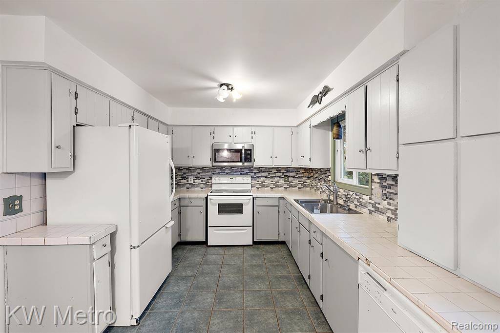 15183 YALE Road, Lynn, MI 48097 — Photo 16