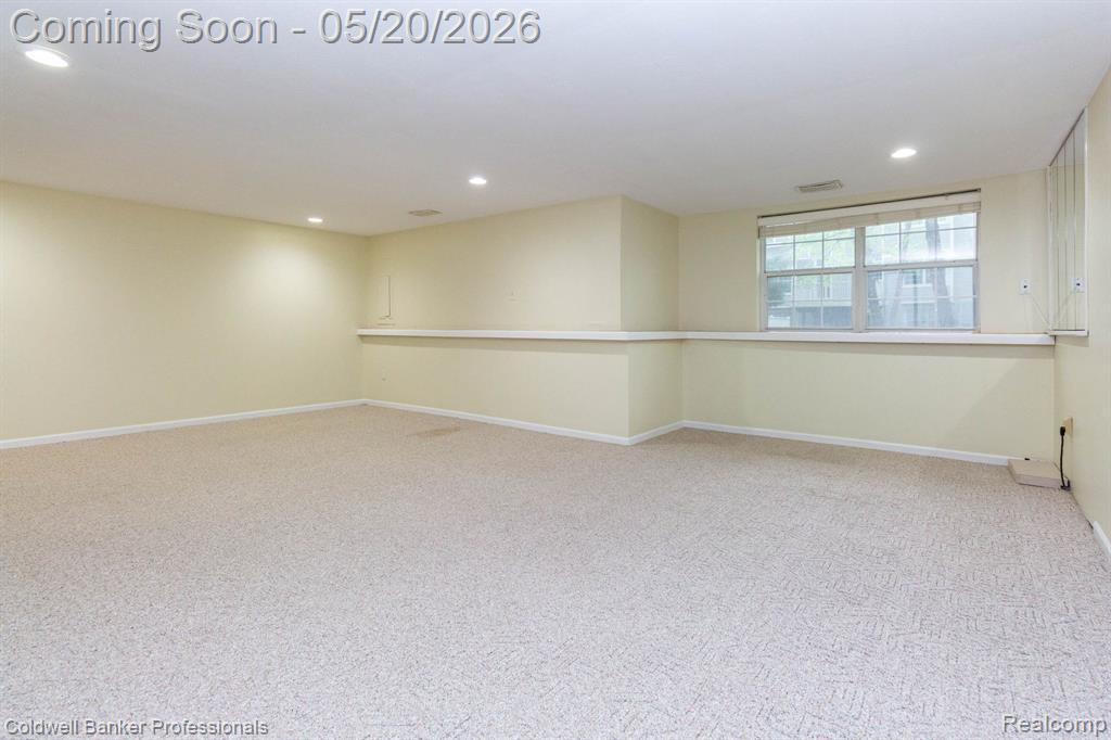 1093 Fairways Boulevard, Troy, MI 48085 — Photo 32