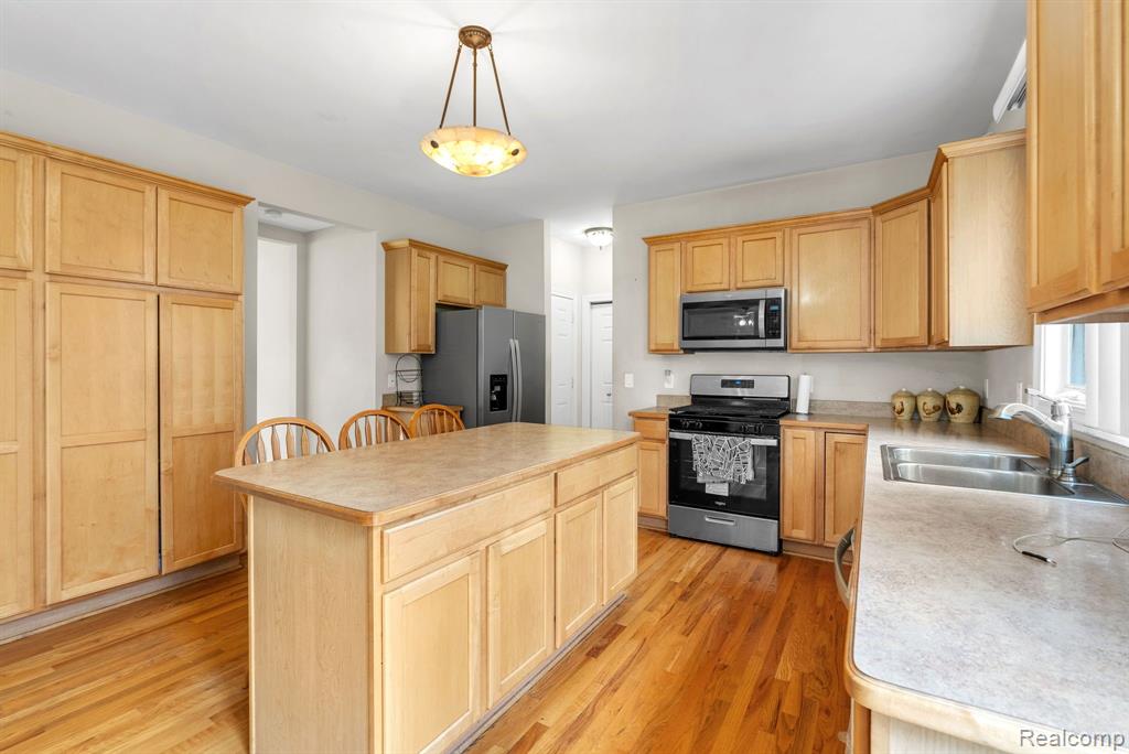 6476 N BECK Road, Canton, MI 48187 — Photo 10