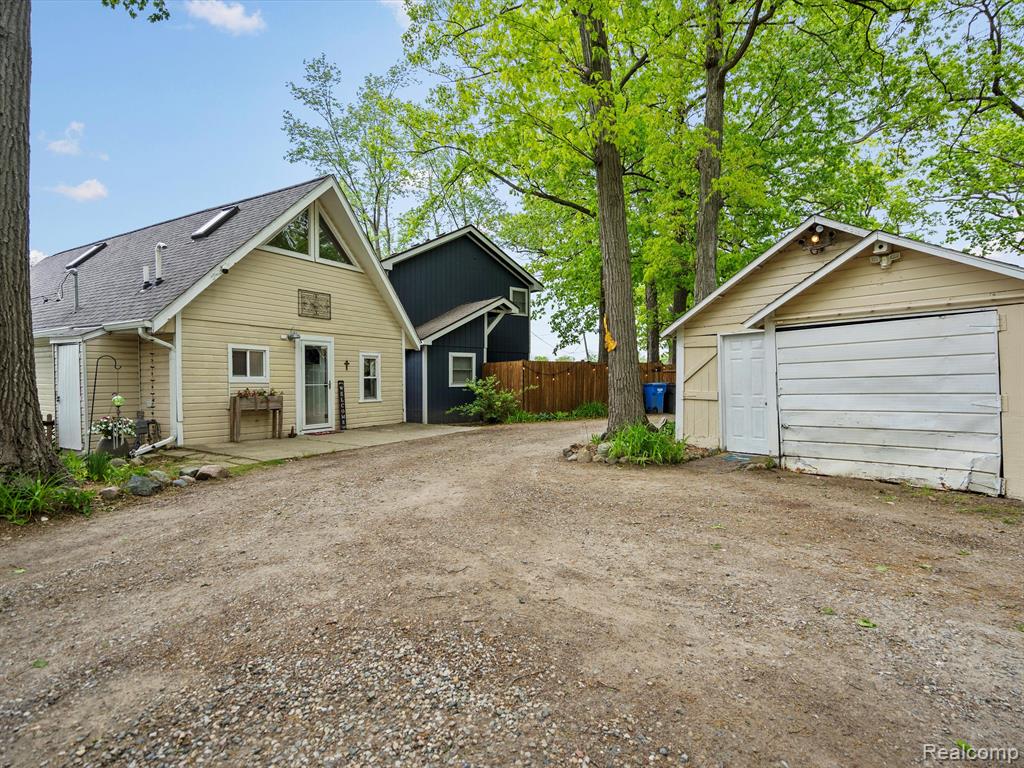 5332 WILDWOOD Drive, Howell, MI 48843 — Photo 7