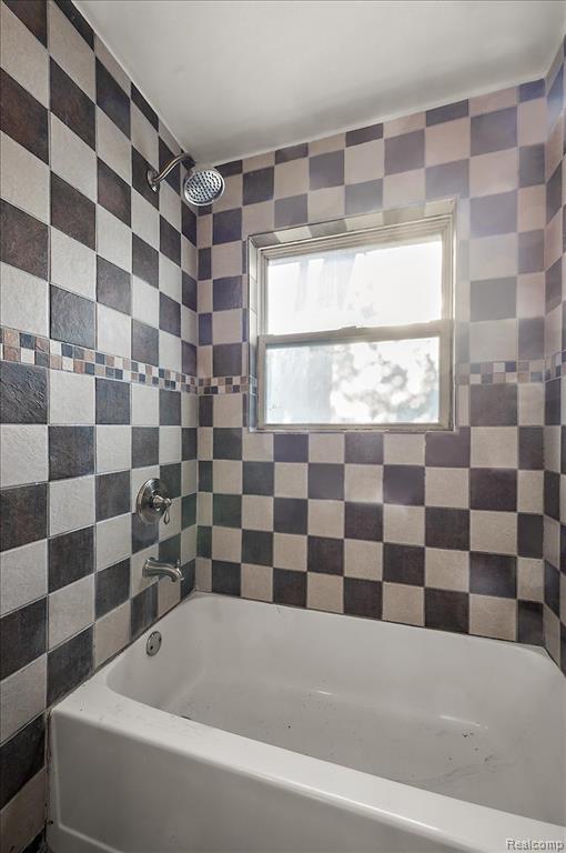 108 Oakwood Street, Holly, MI 48442 — Photo 21