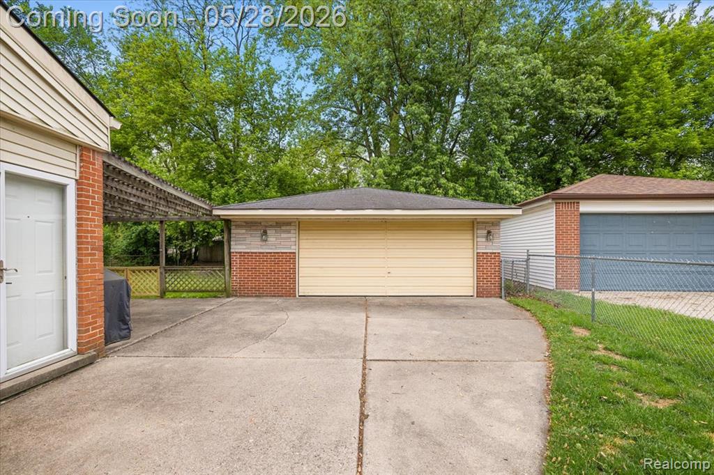 23015 Tuck Road, Farmington, MI 48336 — Photo 43