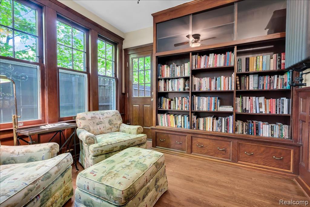 658 Longfellow Street, Detroit, MI 48202 — Photo 31