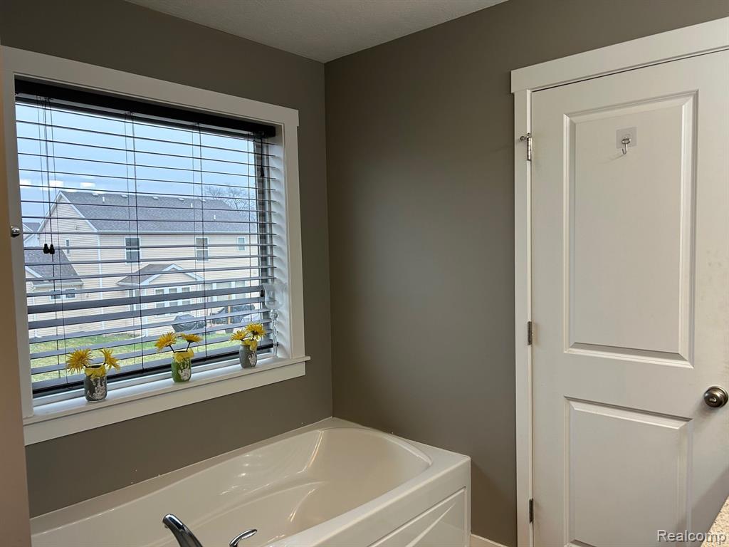 5736 HYDE PARK Avenue, Kalamazoo, MI 49009 — Photo 25
