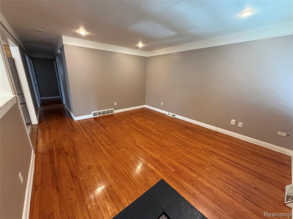6484 Drexel Street, Dearborn Heights, MI 48127 — Photo 5