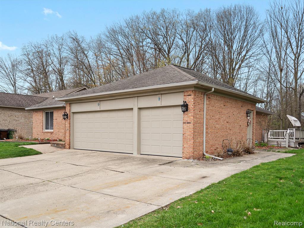 46369 SPRINGHILL Drive, Shelby Twp, MI 48317 — Photo 3