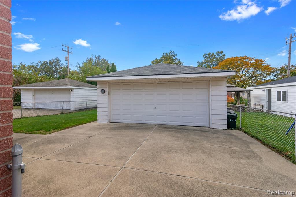 6523 N Vernon Street, Dearborn Heights, MI 48127 — Photo 24