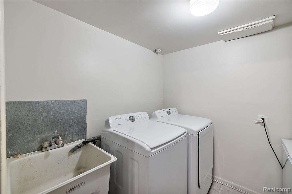 555 Kendry, Bloomfield Hills, MI 48302 — Photo 39