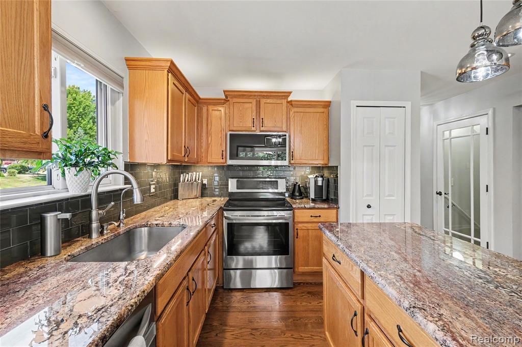 1281 Deer Creek Trail, Grand Blanc, MI 48439 — Photo 11